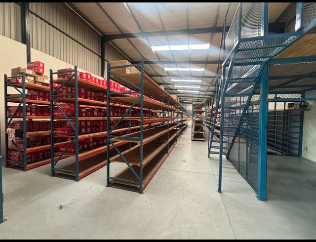 1,000M² WAREHOUSE TO LET IN PRETORIA WEST